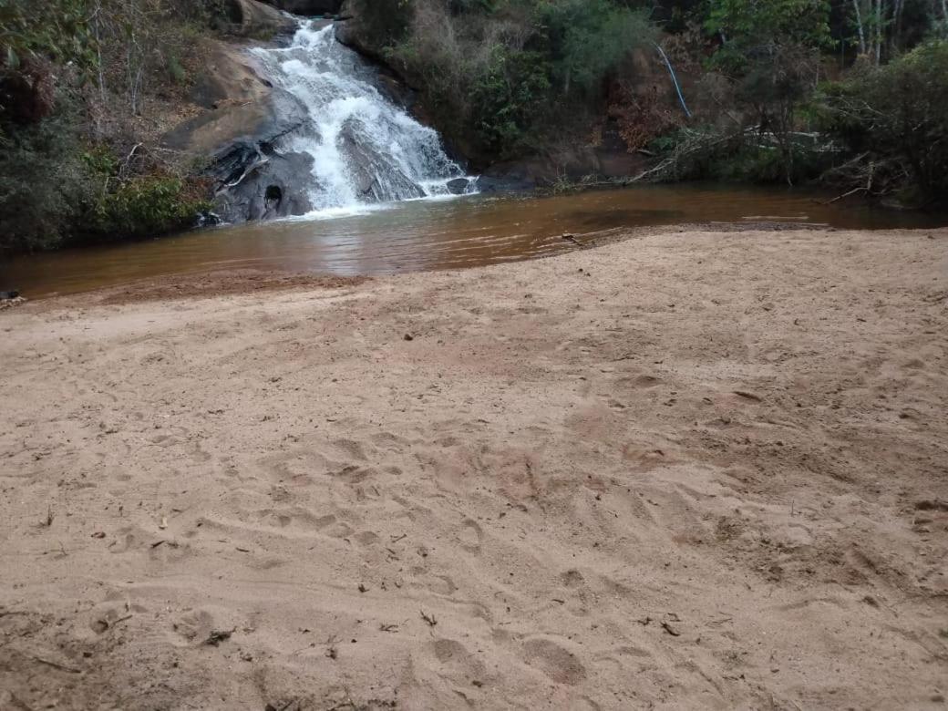 Casa De Campo Banheira, Lareira E Cachoeira Pedra Azul  Εξωτερικό φωτογραφία